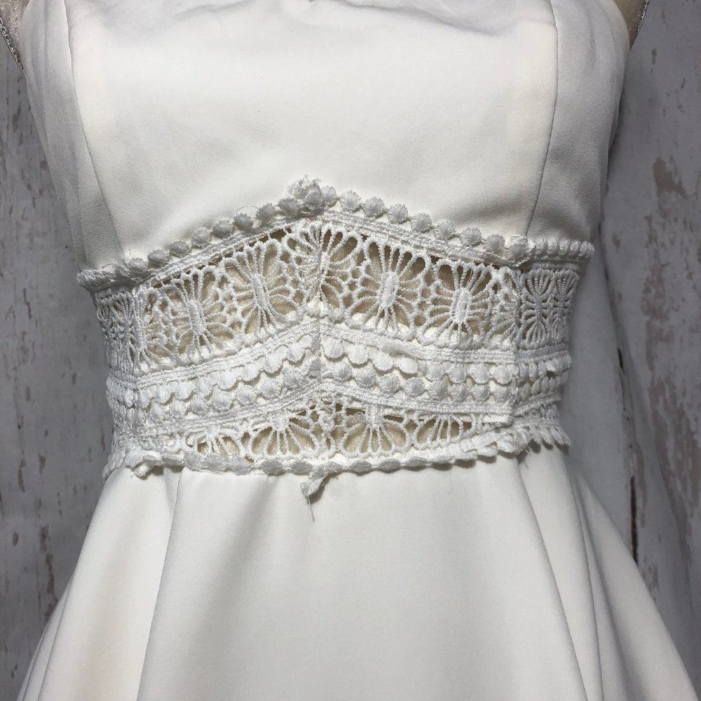 CHOIES  WAIST LACE OFF WHITE SLEEVELES MINI DRESS SIZE M - Picture 2 of 8